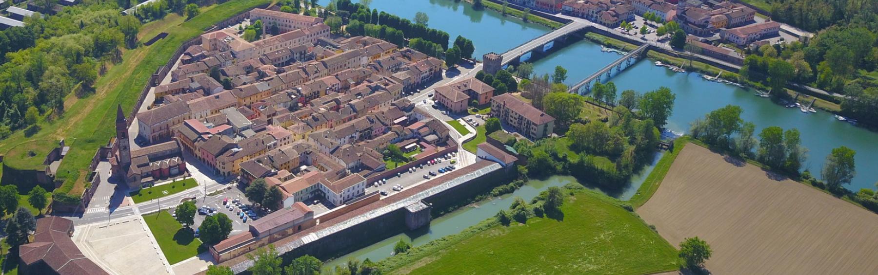 PIZZIGHETTONE_VISTA DALL'ALTO_LIB_COMUNE_PIZZIGHETTONE_cr